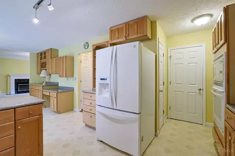 4161 James Dr, Cincinnati, OH 45245 photo 15