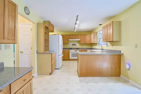4161 James Dr, Cincinnati, OH 45245 photo 13