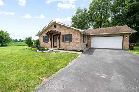 624 Bourbon St, Blanchester, OH 45107 photo 2