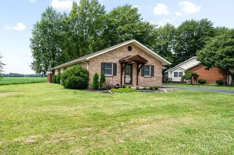 624 Bourbon St, Blanchester, OH 45107 photo 3