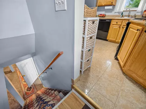 Entry Way - 9326 Ranchill Dr, Cincinnati, OH 45231 photo 5 of 5