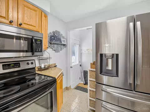 Kitchen - 9326 Ranchill Dr, Cincinnati, OH 45231 photo 5 of 5