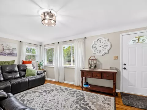 Entry Way - 9326 Ranchill Dr, Cincinnati, OH 45231 photo 1 of 5
