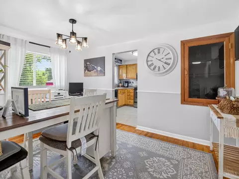 Dining - 9326 Ranchill Dr, Cincinnati, OH 45231 photo 2 of 4