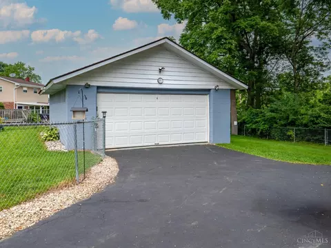 Exterior - 9326 Ranchill Dr, Cincinnati, OH 45231 photo 3 of 8
