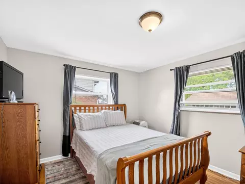Bedroom - 9326 Ranchill Dr, Cincinnati, OH 45231 photo 1 of 6