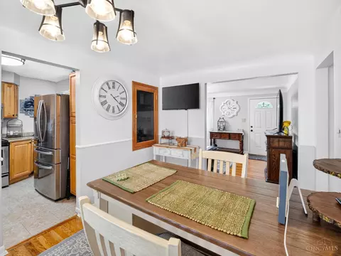Dining - 9326 Ranchill Dr, Cincinnati, OH 45231 photo 4 of 4