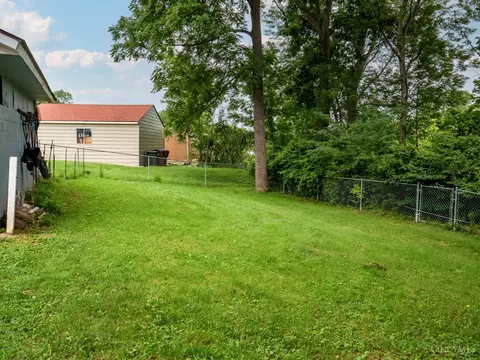 Exterior - 9326 Ranchill Dr, Cincinnati, OH 45231 photo 4 of 8