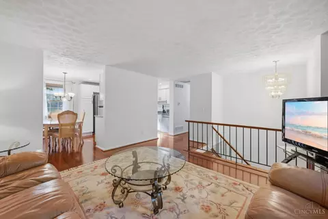 904 Beechmeadow Ln, Cincinnati, OH 45238 photo 5