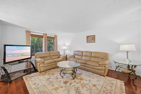 904 Beechmeadow Ln, Cincinnati, OH 45238 photo 7