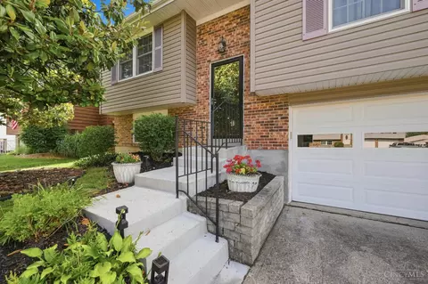 904 Beechmeadow Ln, Cincinnati, OH 45238 photo 3