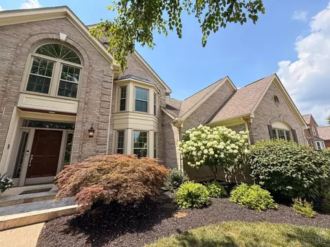 Exterior - 8101 Startinggate Ln, Cincinnati, OH 45249 photo 14 of 15