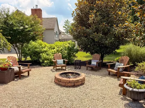 Exterior - 8101 Startinggate Ln, Cincinnati, OH 45249 photo 6 of 15
