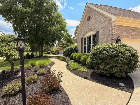 Exterior - 8101 Startinggate Ln, Cincinnati, OH 45249 photo 13 of 15