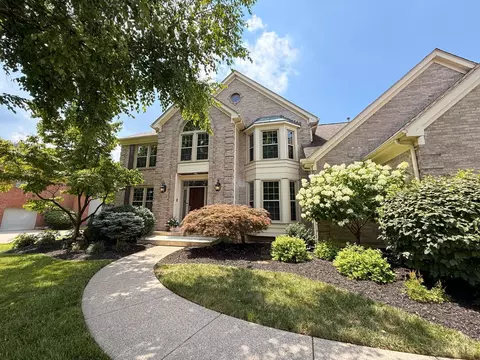 Exterior - 8101 Startinggate Ln, Cincinnati, OH 45249 photo 2 of 15