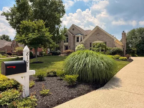 8101 Startinggate Ln, Cincinnati, OH 45249