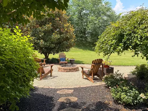 Exterior - 8101 Startinggate Ln, Cincinnati, OH 45249 photo 5 of 15