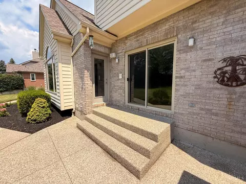 Exterior - 8101 Startinggate Ln, Cincinnati, OH 45249 photo 10 of 15