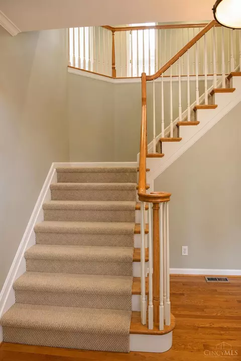 Entry Way - 8101 Startinggate Ln, Cincinnati, OH 45249 photo 2 of 3
