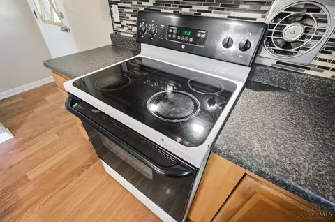Kitchen - 1800 Keith Dr, Reading, OH 45215 photo 4 of 5