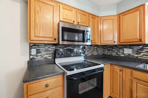 Kitchen - 1800 Keith Dr, Reading, OH 45215 photo 3 of 5