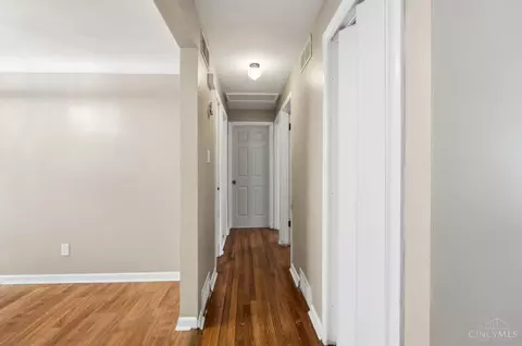 Entry Way - 1800 Keith Dr, Reading, OH 45215 photo 3 of 4