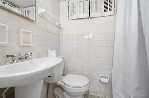 Bath - 1800 Keith Dr, Reading, OH 45215 photo 1 of 8