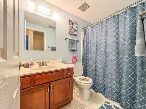 Bath - 2785 Mahoning Ct, Cincinnati, OH 45233 photo 1 of 5