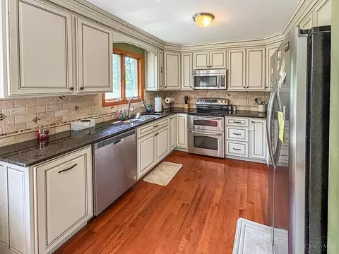 Kitchen - 2785 Mahoning Ct, Cincinnati, OH 45233 photo 3 of 4