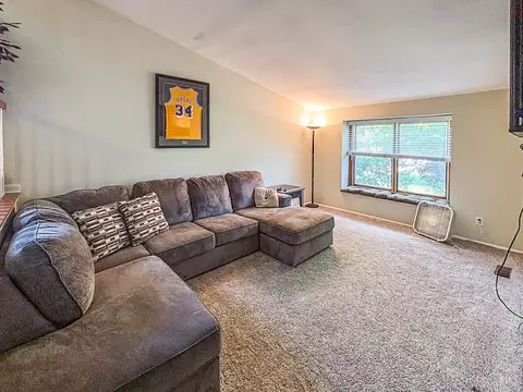 Living - 2785 Mahoning Ct, Cincinnati, OH 45233 photo 1 of 4