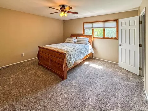 Bedroom - 2785 Mahoning Ct, Cincinnati, OH 45233 photo 2 of 6