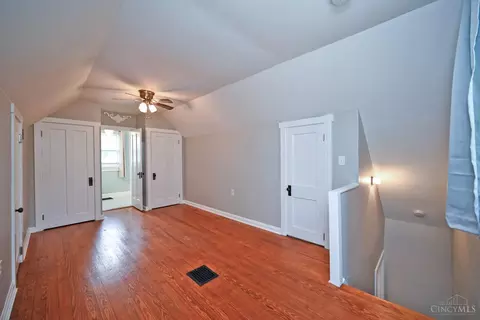 Bedroom - 3559 Rawson Pl, Cincinnati, OH 45209 photo 5 of 7
