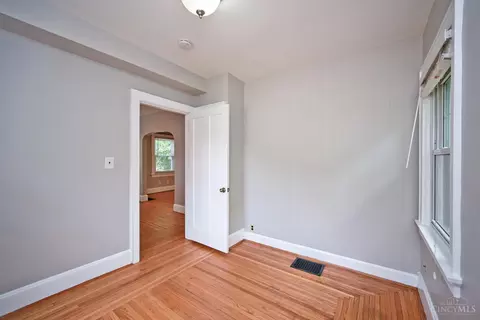 Bedroom - 3559 Rawson Pl, Cincinnati, OH 45209 photo 4 of 7
