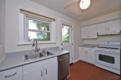 Kitchen - 3559 Rawson Pl, Cincinnati, OH 45209 photo 3 of 4