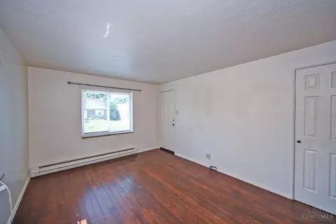 Living - 24 Gahl Ter, Reading, OH 45215 photo 3 of 4