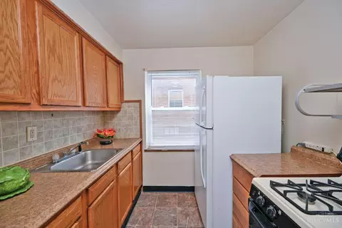 Kitchen - 24 Gahl Ter, Reading, OH 45215 photo 2 of 3
