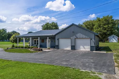 80 Circle Dr, New Vienna, OH 45159