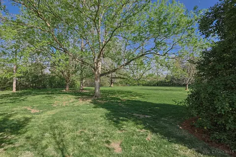 Exterior - 5475 Waring Dr, Cincinnati, OH 45243 photo 7 of 8