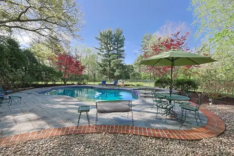 Exterior - 5475 Waring Dr, Cincinnati, OH 45243 photo 3 of 8