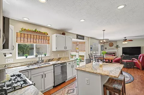 Kitchen - 136 Hearthstone Ct, Hamilton Township, OH 45039 photo 3 of 3