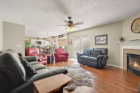 Living - 136 Hearthstone Ct, Hamilton Township, OH 45039 photo 4 of 4