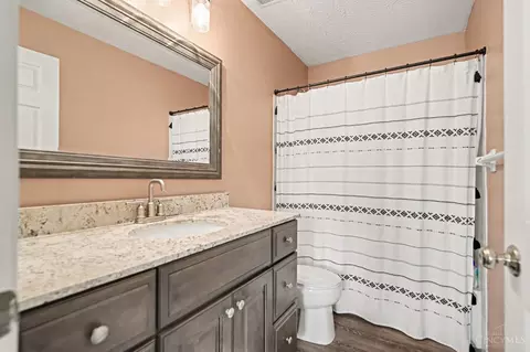 Bath - 136 Hearthstone Ct, Hamilton Township, OH 45039 photo 3 of 3