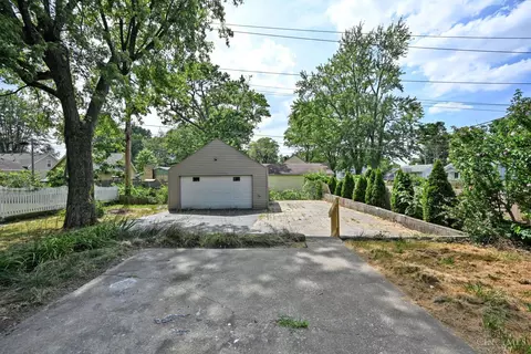 Exterior - 2759 Rushland Dr, Kettering, OH 45419 photo 11 of 16