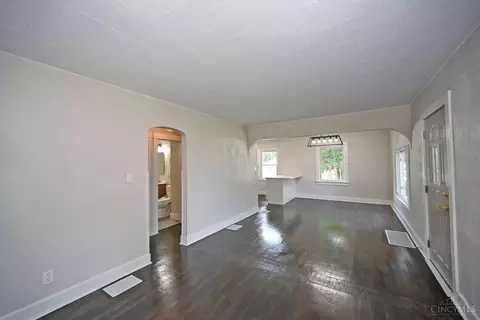 Living - 2759 Rushland Dr, Kettering, OH 45419 photo 3 of 5