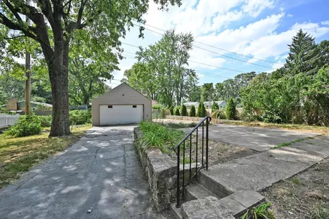 Exterior - 2759 Rushland Dr, Kettering, OH 45419 photo 7 of 16
