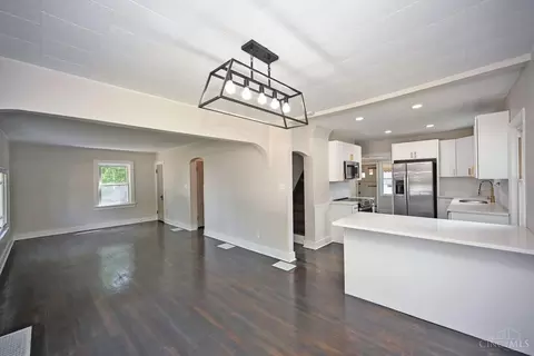 Living - 2759 Rushland Dr, Kettering, OH 45419 photo 4 of 5