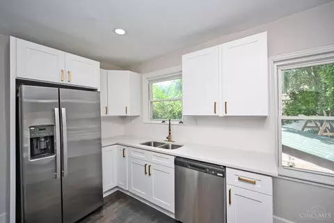Kitchen - 2759 Rushland Dr, Kettering, OH 45419 photo 4 of 6