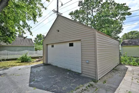 Exterior - 2759 Rushland Dr, Kettering, OH 45419 photo 9 of 16