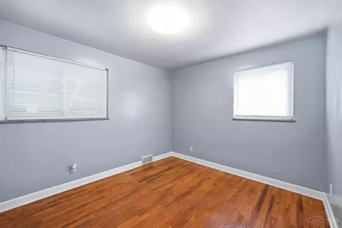 Bedroom - 8785 Mockingbird Ln, Cincinnati, OH 45231 photo 1 of 12