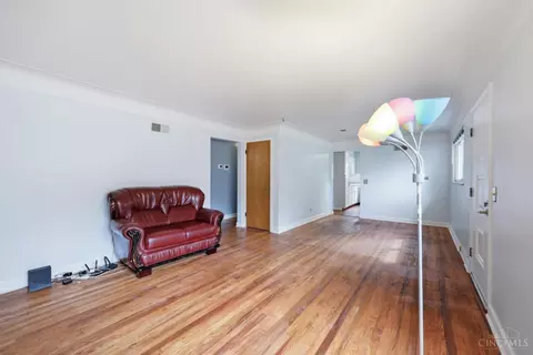 Living - 8785 Mockingbird Ln, Cincinnati, OH 45231 photo 3 of 5